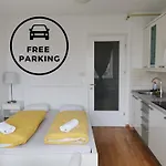 Trnovo With Free Parking 아파트