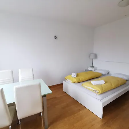 Trnovo With Free Parking Appartement